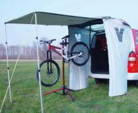 vanshower-achter-tent-worker_thb.jpg